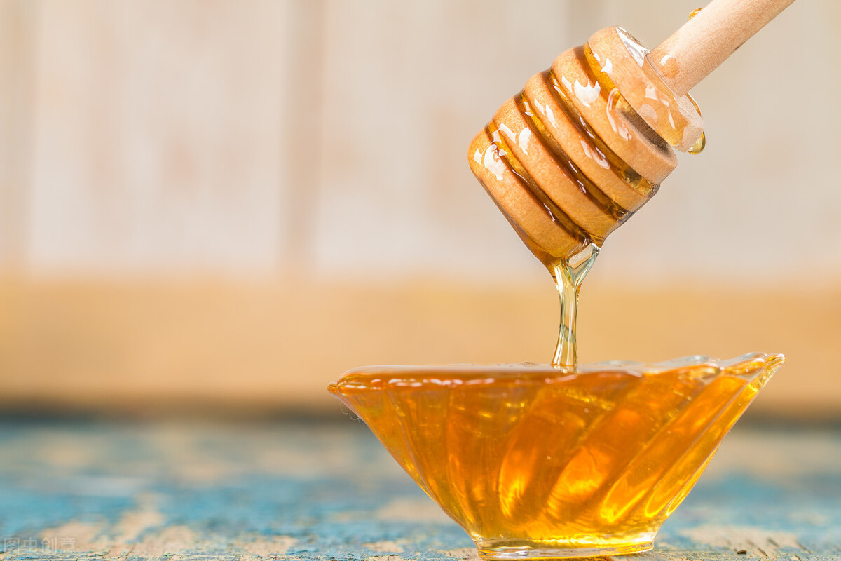 如何判斷蜂蜜是否變質(zhì)(什么樣的蜂蜜算是變質(zhì)了) 如何判斷蜂蜜是否變質(zhì)(什么樣的蜂蜜算是變質(zhì)了)